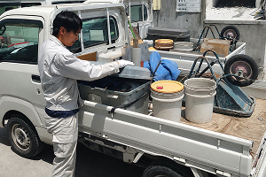 製品納入現場にて製品検査
